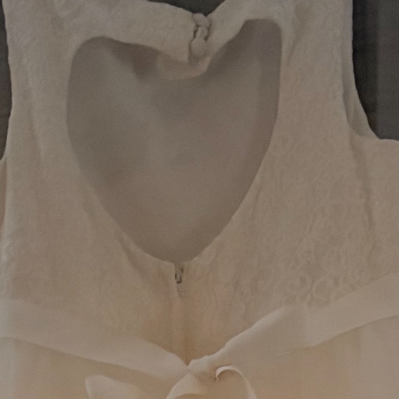 Child size 8 flower girl dress - Picture 4 of 5